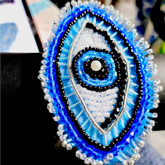 Protective Eye Bracelet - Picture 2 of 2